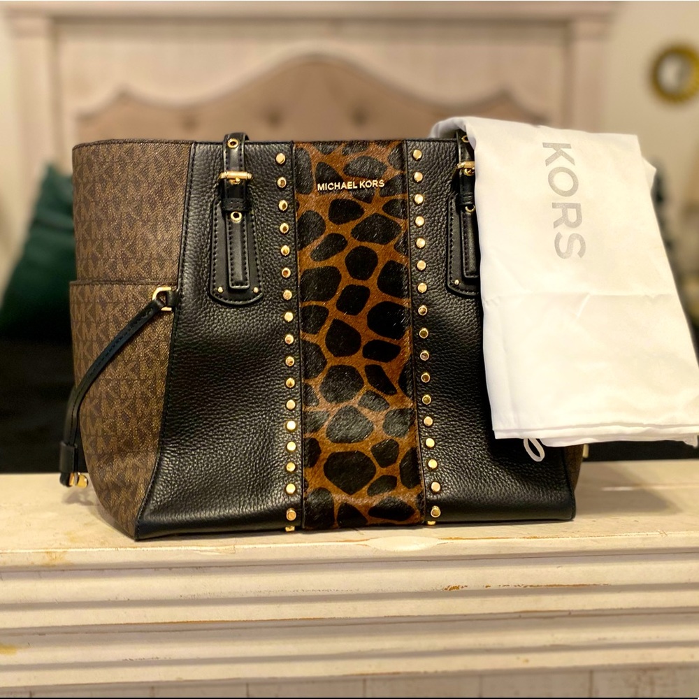 Michael Kors Signature Voyager East West Animal Print Tote Bag